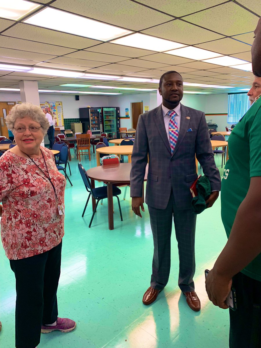 NewMePBRB's tweet photo. Honor and pleasure to introduce Alfred Broomfield II to the McArthur HS faculty and staff. They were so warm and welcoming. We met these two young scholars too...💯Ready for tomorrow! @BCPSChiefOSPA @abroomsville @browardschools @AnnMurrayDist1 https://t.co/7vBzuCwNDi