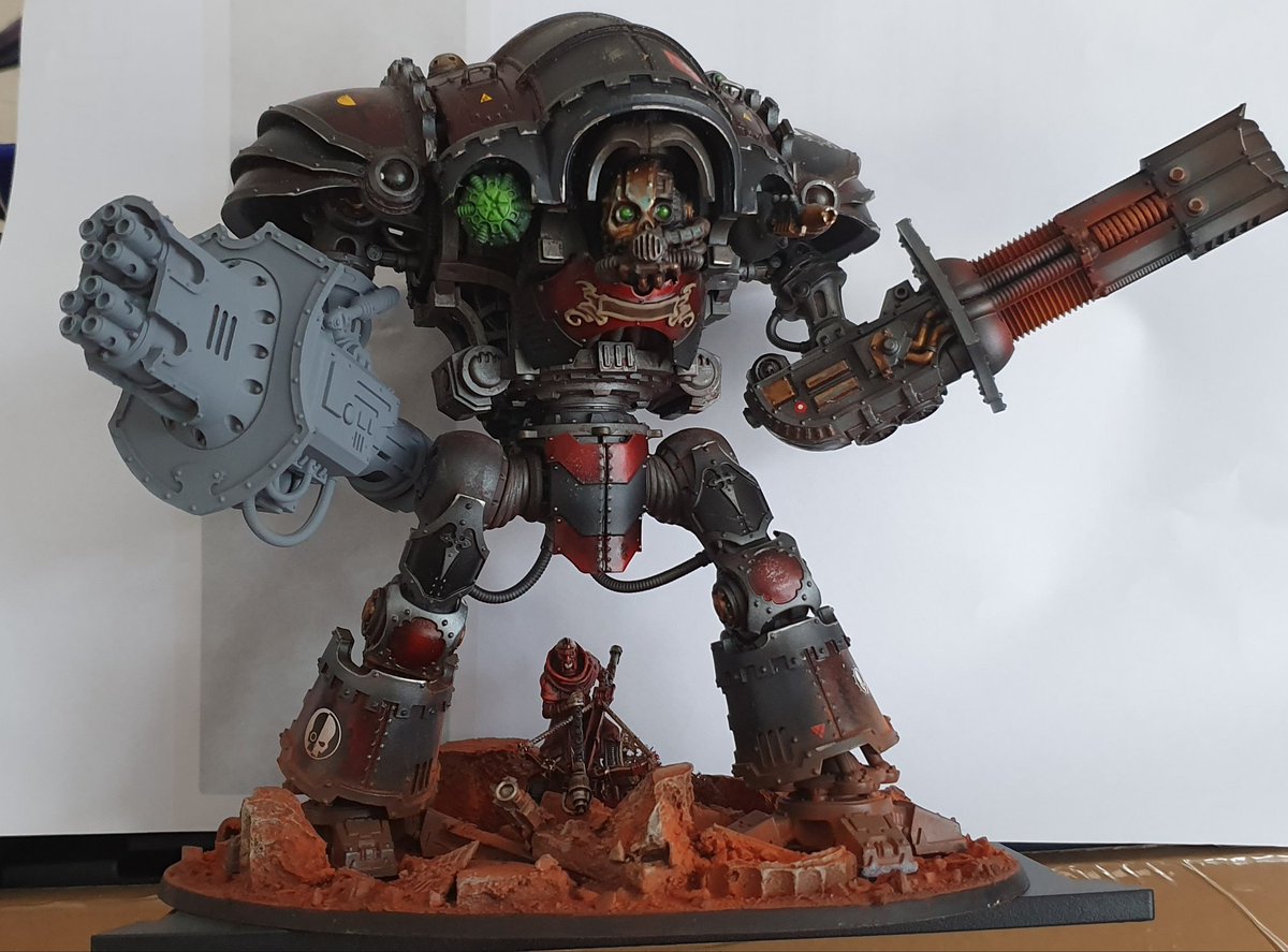 Tatters1717's tweet photo. Started trying to spruce up the bases somewhat to show the scale of the #imperialknights and make them a bit more intriguing
First picture - #EndlessFury and rag tag soldier, second with a Sacristan analyst
#PaintingWarhammer #paintingminiatures #40k #warmongers #warhammer40k https://t.co/rFlMWKFVTo