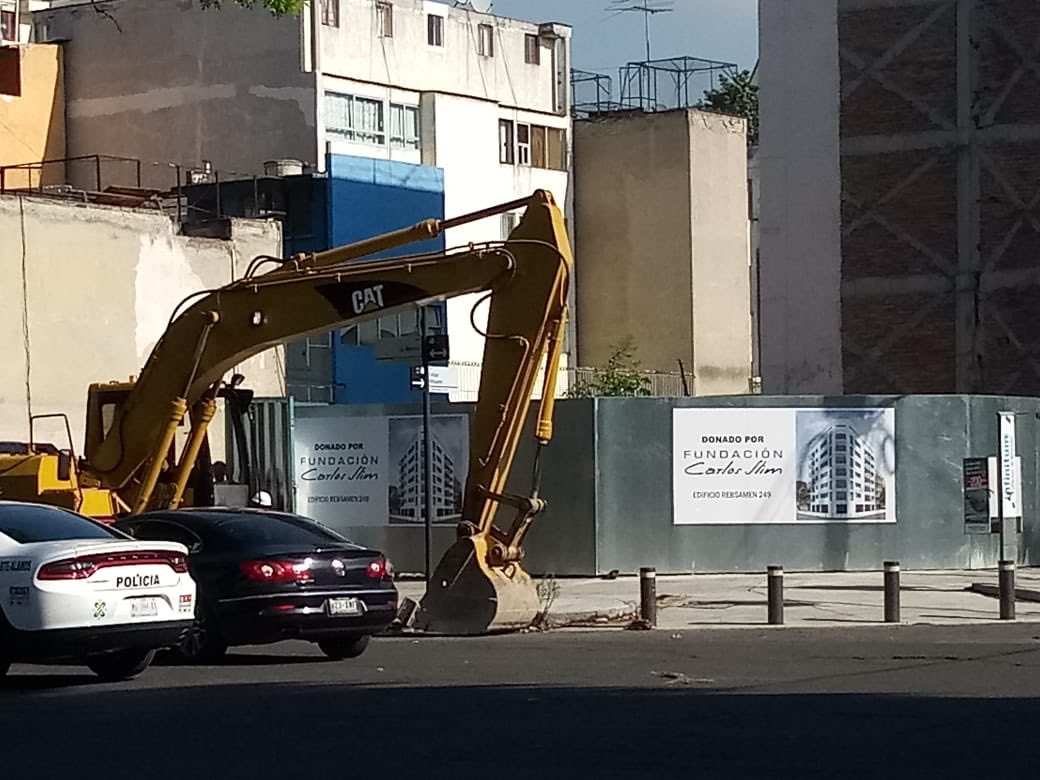 rebsamen249's tweet photo. MUCHAS GRACIAS @Claudiashein y @craviotocesar por iniciar la demolición de la cimentación de nuestro extinto edificio.

Gracias por este gran paso en el camino de regreso a casa 🙏🏻

@Comision_CDMX @jabnelym @GobCDMX @DU_BJ_ @romerocastrom https://t.co/OAGNX8seFy