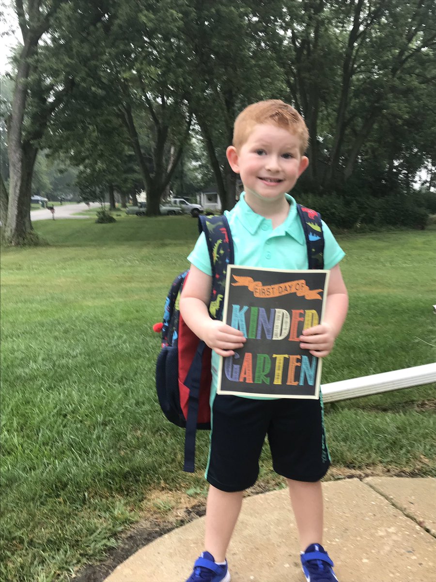 LauraLskibs5's tweet photo. #D300FirstDay pics of our 3rd grade Panther and Kindergarten Bulldog! I canβt wait to hear about their first day! #missingmykiddies #teachermom #firstbusride #buenosdias https://t.co/6KvyvnBsiU