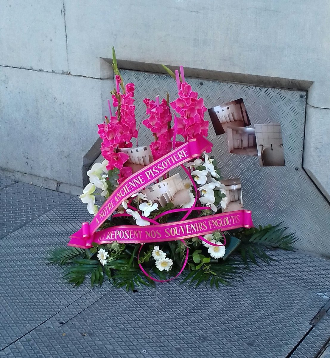 LANDRIEUXSbast1's tweet photo. Ravi de participer au projet de Marc Martin sur les vespasiennes et de pouvoir valoriser un territoire méconnu de la drague homosexuelle lilloise : le grand urinoir de l'Opéra #culturelgbti #vespasienne https://t.co/UtIsExcE0m