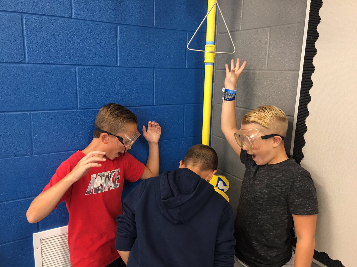 MrsLong_GMS's tweet photo. Learning Lab Safety and Lab Tools the fun way! #uhohexamples #6thgradescience #itsagibbsthing @PrincipalCWhite https://t.co/v6klJ45EYk