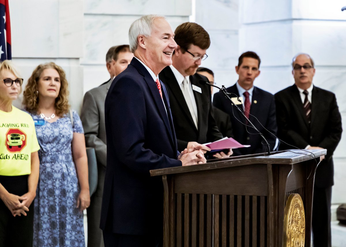 ArkansasHouse's tweet photo. During any given day in the #schoolyear, there are 350,000 children riding a bus on #Arkansas roadways. Today, legislators joined the Governor, Education Secretary Johnny Key, and state police in reminding drivers that #FlashingRed means Kids Ahead. 1/4 https://t.co/00TFnsgeNo