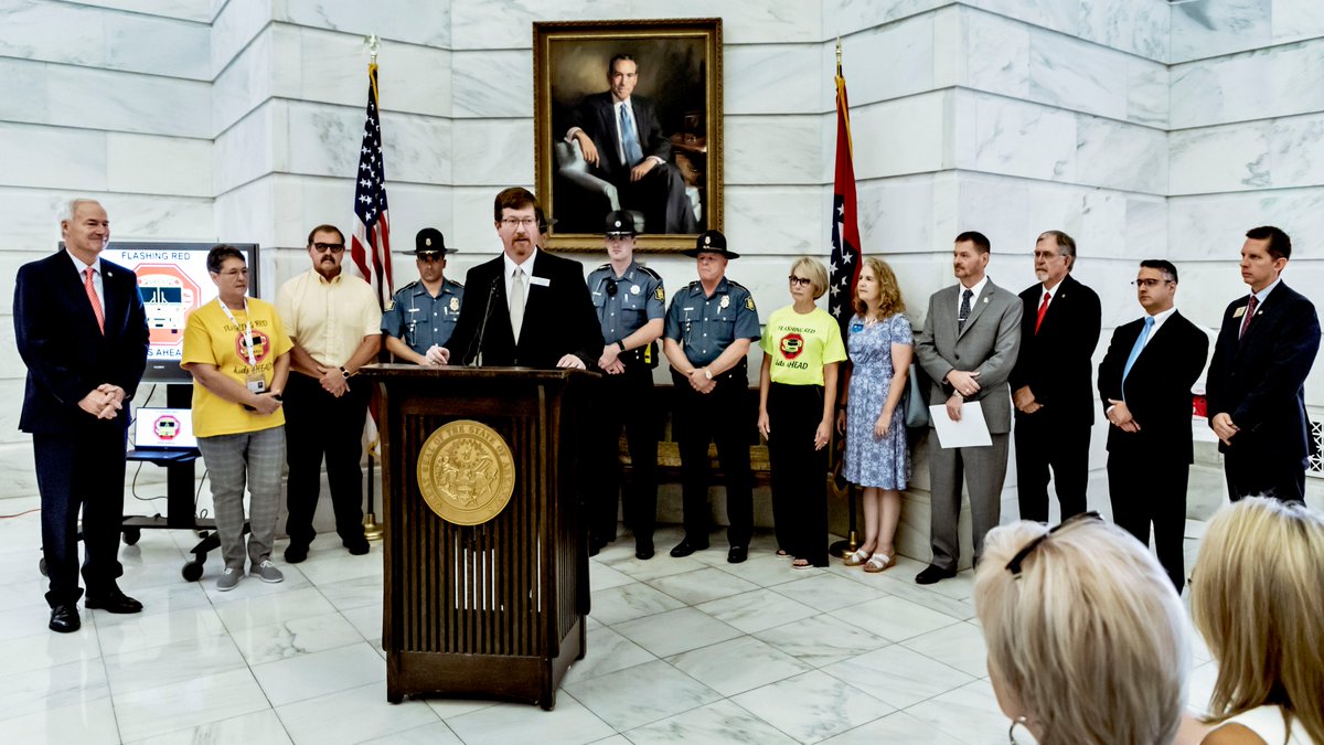 ArkansasHouse's tweet photo. During any given day in the #schoolyear, there are 350,000 children riding a bus on #Arkansas roadways. Today, legislators joined the Governor, Education Secretary Johnny Key, and state police in reminding drivers that #FlashingRed means Kids Ahead. 1/4 https://t.co/00TFnsgeNo