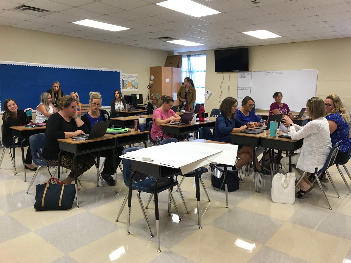 Chromebook Cohort 2 ready to crush the new year with blended learning! #bmsstolt #banderaunconference ⁦<a href="/BanderaMiddle/">BanderaMiddle</a>⁩ ⁦<a href="/BanderaISD/">Bandera ISD</a>⁩