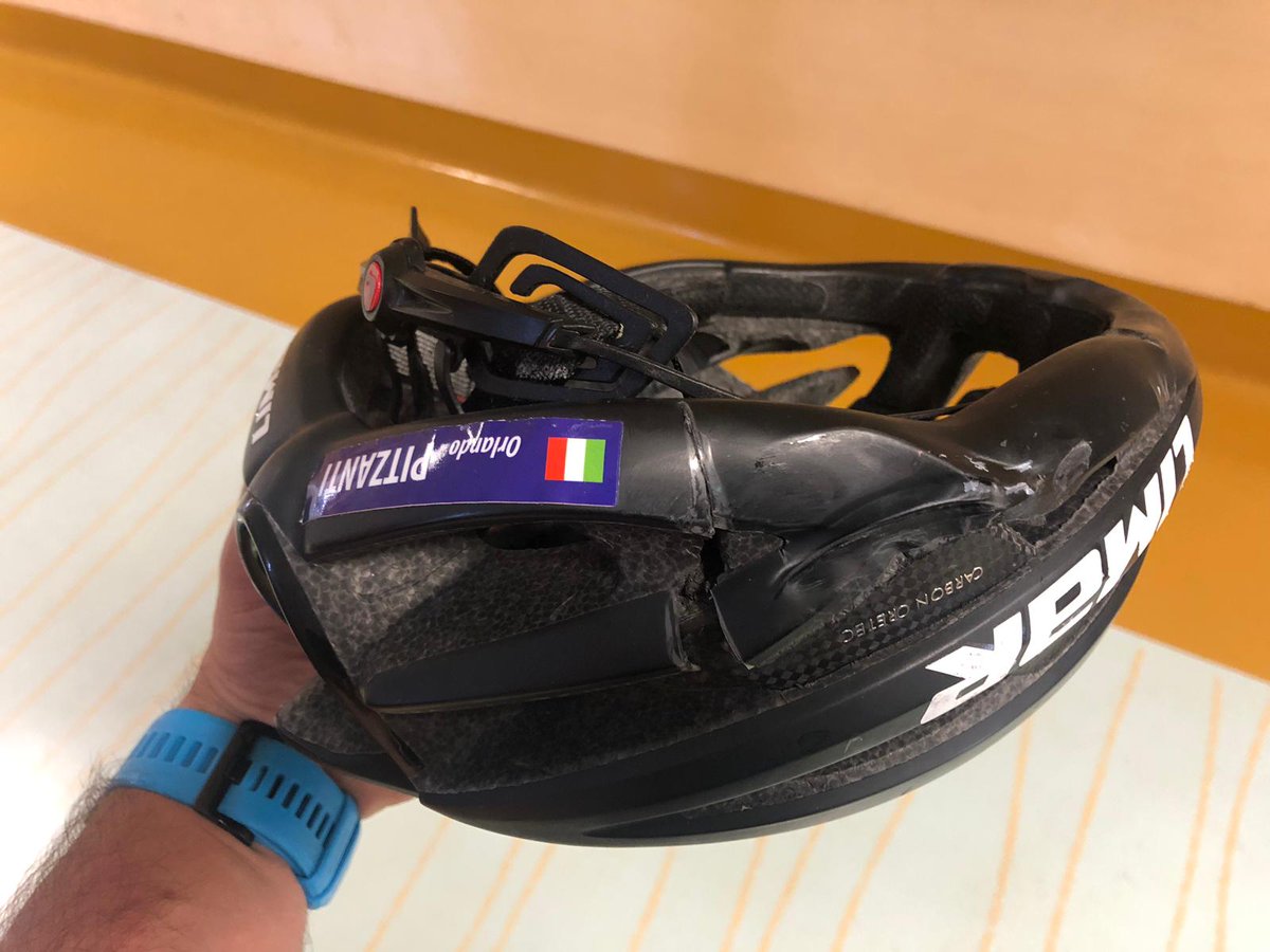 Brutta disavventura oggi per @orlando_pitzanti, investito da un'auto mentre si allenava sulle strade della provincia dell'Aquila. 

Nonostante il forte impatto Orlando è vigile e cosciente, grazie anche al provvidenziale intervento del casco. 

Forza Orlando, riprenditi presto!