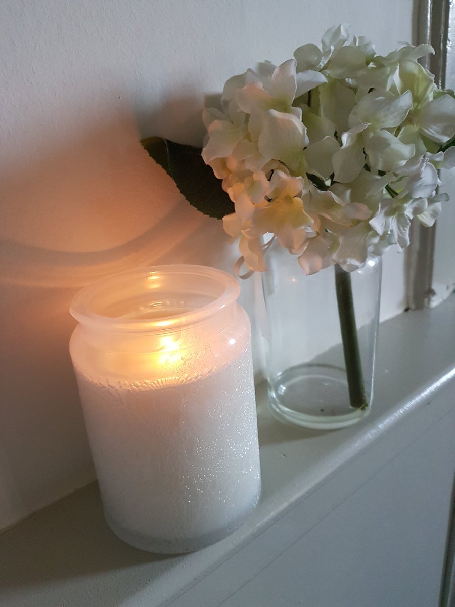 EimearFreelance's tweet photo. For #NoraQuoirin RIP #waveoflight #FindingNora #FindNora #NoraAnneQuoirin https://t.co/2W10OCVHq5