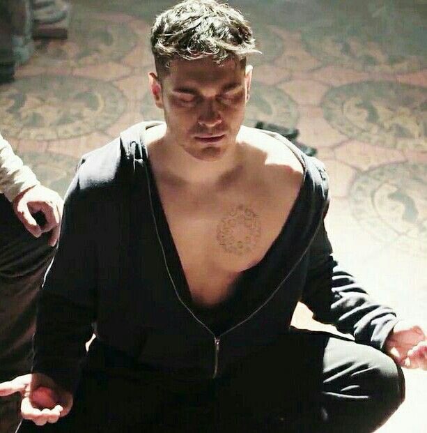khalidulusoy's tweet photo. 🥵🥵🥵🖤 #TheProctector https://t.co/9kBrrUb5Zs