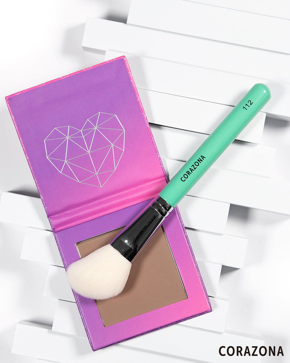 corazonabeauty's tweet photo. Si buscas el tono ideal para contonear el rostro, te dejamos una ayudita... 😌
El tono "sunmate" de #corazona y nuestra brocha "112" son el combo perfecto para conseguirlo 👯
#bronzer #brush #makeup #countouring
📍De venta en @maquillalia @pprimor @Canariasmakeup @cocolitapl https://t.co/4hHxA2biu8