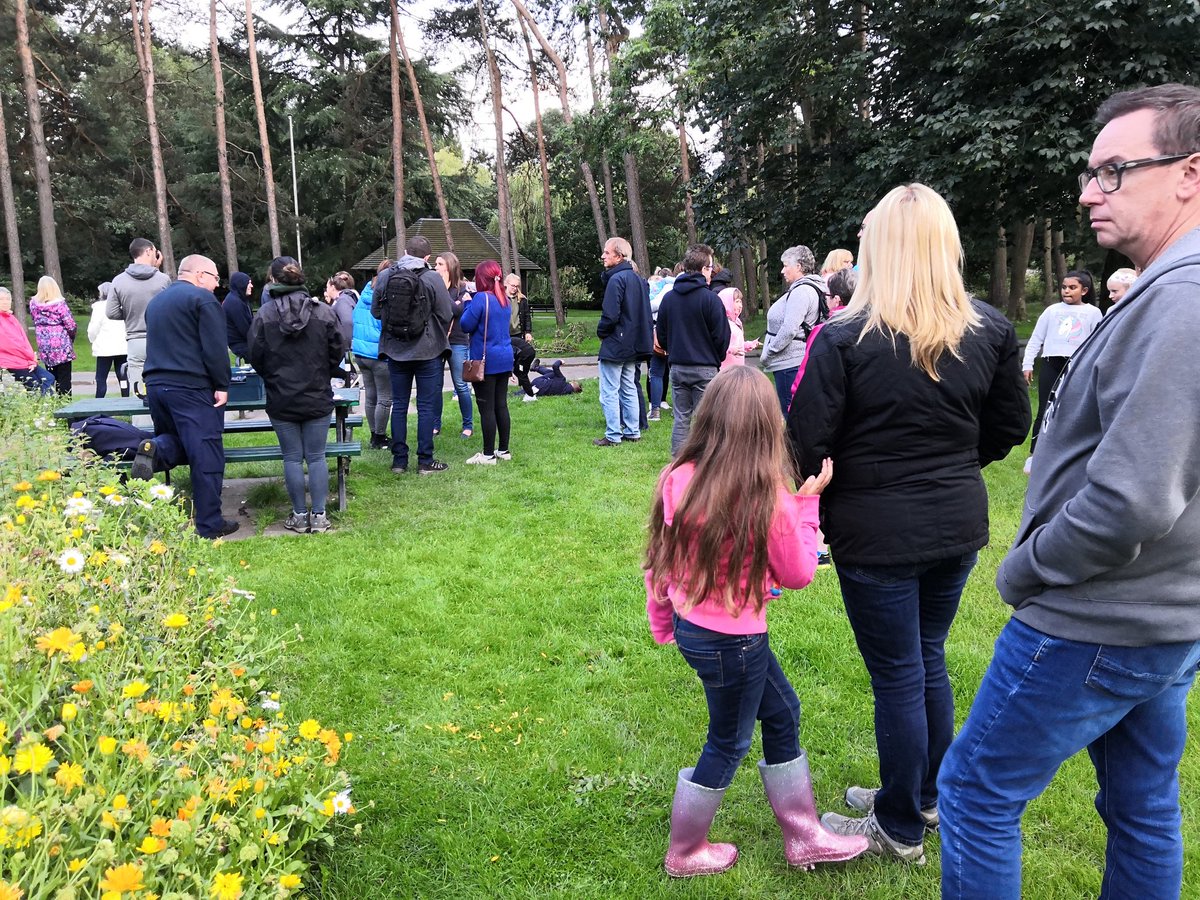 vanessajackson's tweet image. Good turn out for the #bruetonpark #batwatch tonight @SolihullCouncil