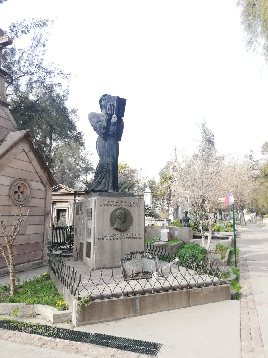 cementeriogral's tweet image. En el aniversario de su fundación, saludamos a @INacional2015. ¿Sabías que egresados como Samuel Lillo y José Victorino Lastarria o profesores como Pedro Aguirre Cerda, descansan en esta necrópolis? Te invitamos a conocer más acerca de ellos en nuestra Ruta Histórica Patrimonial.