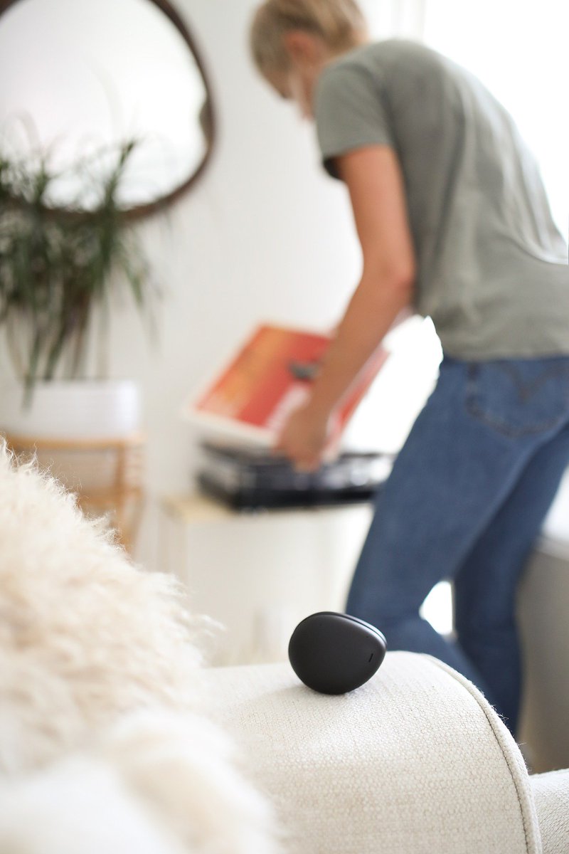 Any room. Anytime. 

When your headphones double as a portable Bluetooth speaker you can listen out loud wherever your day takes you. 

Pre-order yours now! humanheadphones.com