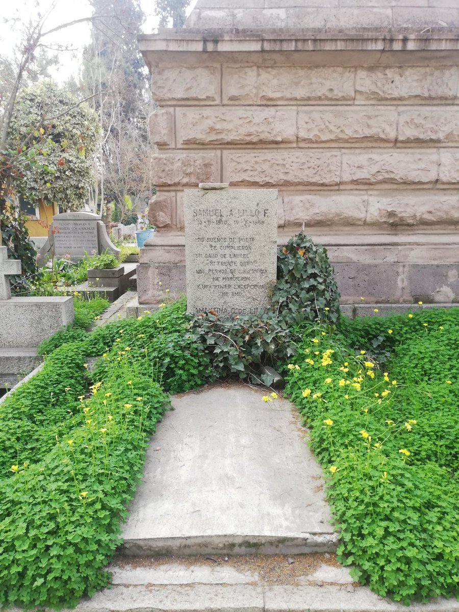 cementeriogral's tweet image. En el aniversario de su fundación, saludamos a @INacional2015. ¿Sabías que egresados como Samuel Lillo y José Victorino Lastarria o profesores como Pedro Aguirre Cerda, descansan en esta necrópolis? Te invitamos a conocer más acerca de ellos en nuestra Ruta Histórica Patrimonial.