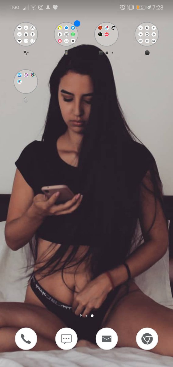 marilvarez's tweet photo. Mi fonde de pantalla / gente que no me conoce y la logra ver  y se incomoda jajajajj https://t.co/FRL4Nv0YTP