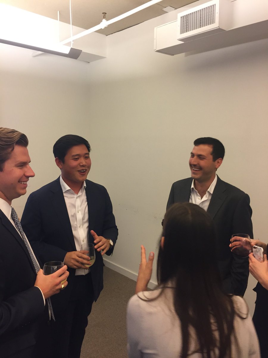 YouthInc_NYC's tweet photo. Sometimes it’s important to celebrate the people who make the work possible! This evening we hosted our young professionals board &amp; sustaining board for a summer social. We could not be more thankful for such passionate &amp; dedicated champions #RaisingOurCity #TuesdayMotivation https://t.co/4APxzpnGVv