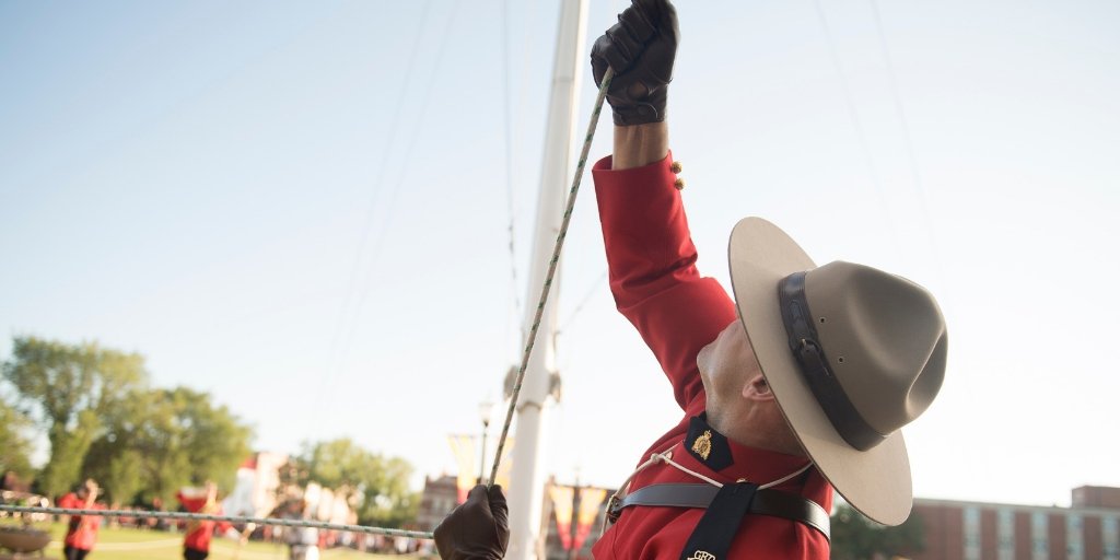 RCMPHC's tweet photo. The gates are open for tonight's #SunsetRetreat Ceremony and we are going live on Instagram in 1 hour!
Les portes sont ouvertes pour ce soir #SunsetRetreat Ceremony et nous sommes en direct sur Instagram dans 1 heure!
📸: RCMP Academy
#ExploreSask #SeeYQR #RCMPHC https://t.co/taxpmKlMcf