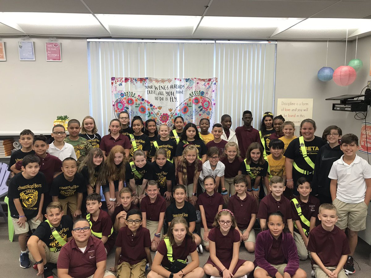 EvartsJennifer's tweet photo. These 5th graders had a fantastic first two days of school! @SchwarzkopfElem @susanneshrews https://t.co/PlnDC7HmDo