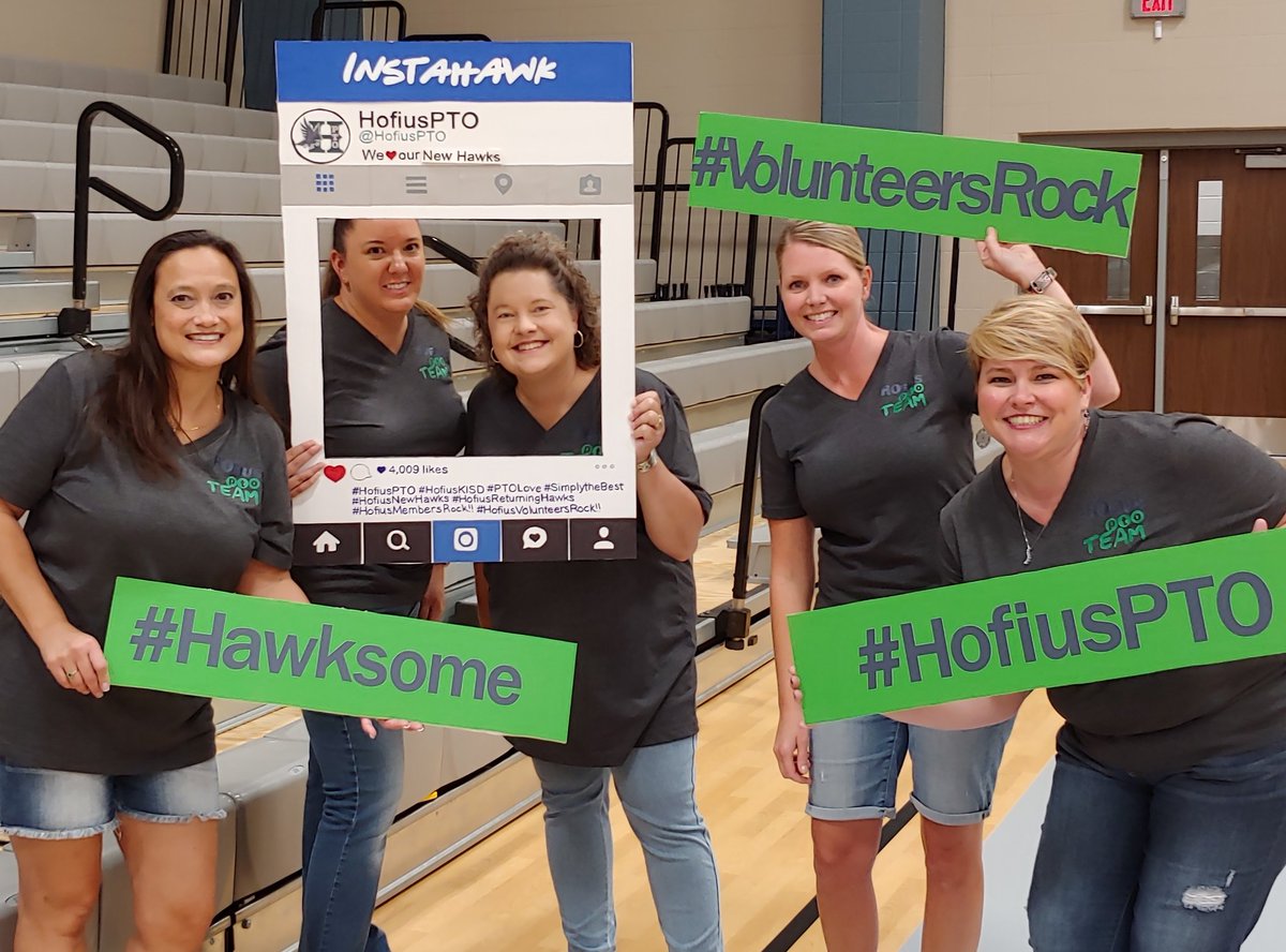 HofiusPto's tweet photo. Hofius PTO hard at work tonight at 6th grade orientation.  If you didnt get to stop by the table you can always fill out a membership form online. #hofiuspto #volunteersrock #hawksome @HofiusPto @HofiusKISD @ChristyAGoforth @paigecmoser https://t.co/RwKDVeRTwY