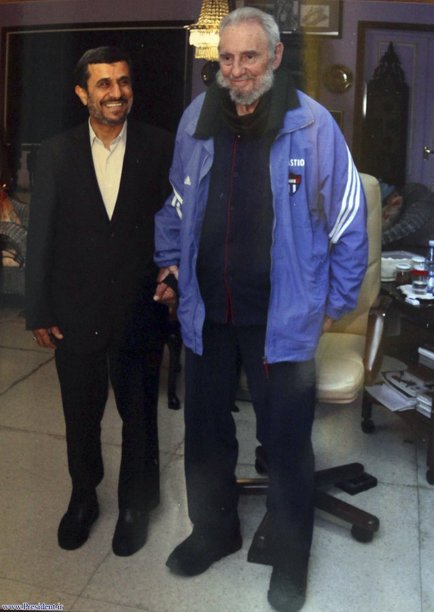 AlfonsoRamrezL2's tweet photo. #ADNFidel La humildad y humanidad de #Fidel hizo que un pueblo entero lo siguiera desde aquella épica frase "Condenadme, no importa la historia me absolvera" en octubre de 1953. #FidelVive su obra sigue. #FidelCastro https://t.co/o8J71nCGNX