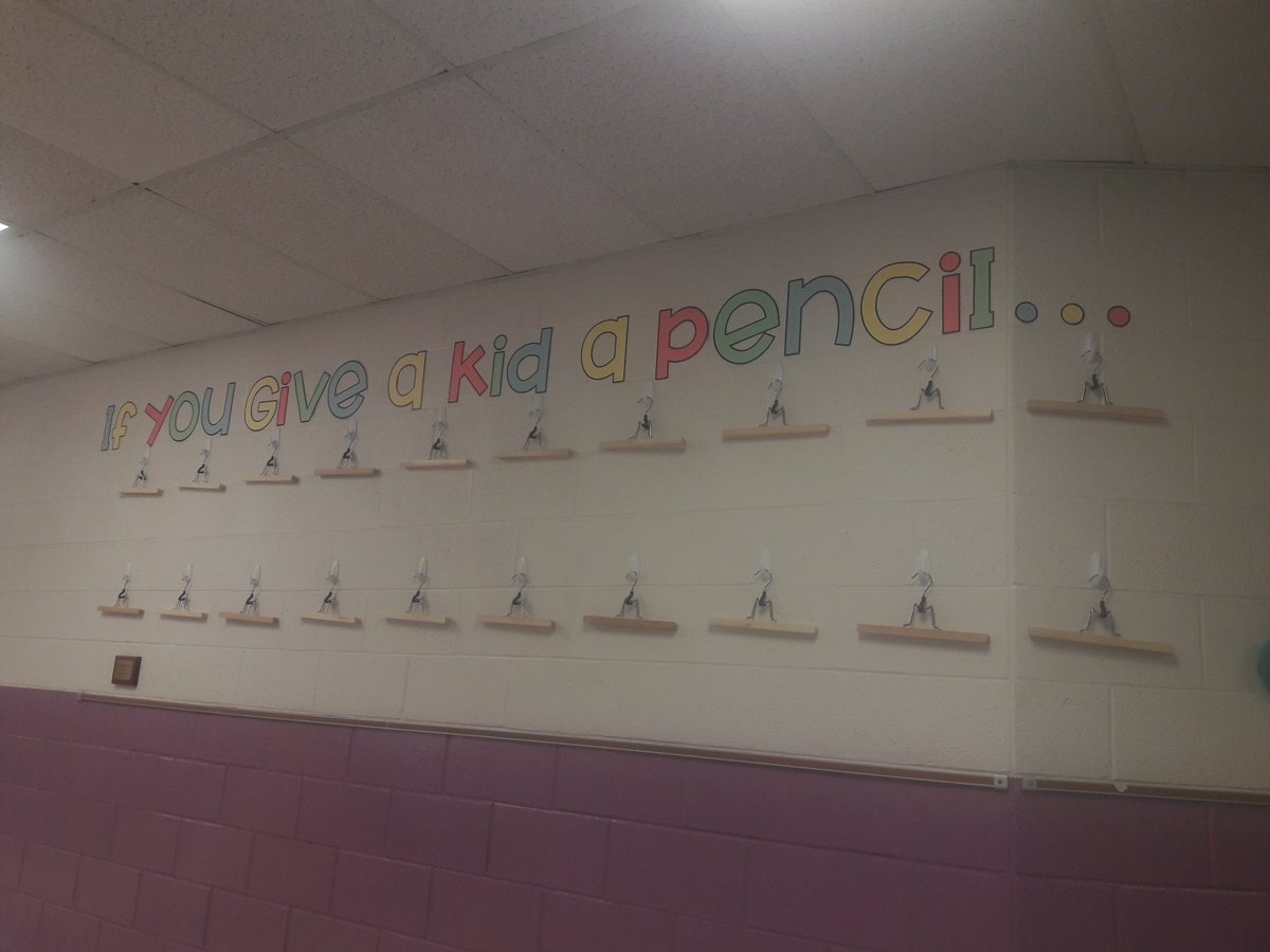 GartenGrowing's tweet photo. 2 days until I have a new bunch of kids to love and grow with! Can't wait for a wall of student created work here!! #support_a_teacher #clearthelistseveryday #clearthelists https://t.co/qVOY901mit