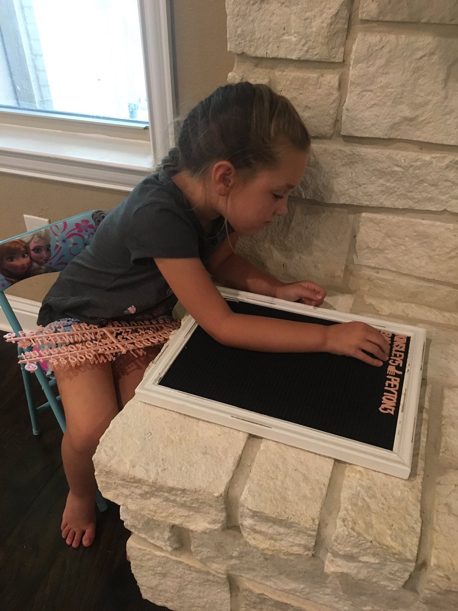MrsCoachFields's tweet photo. This kiddo is so ready for kindergarten at @LMiller_Elem she already made her Back to School sign. #MISDProud https://t.co/uh5IJpChxe