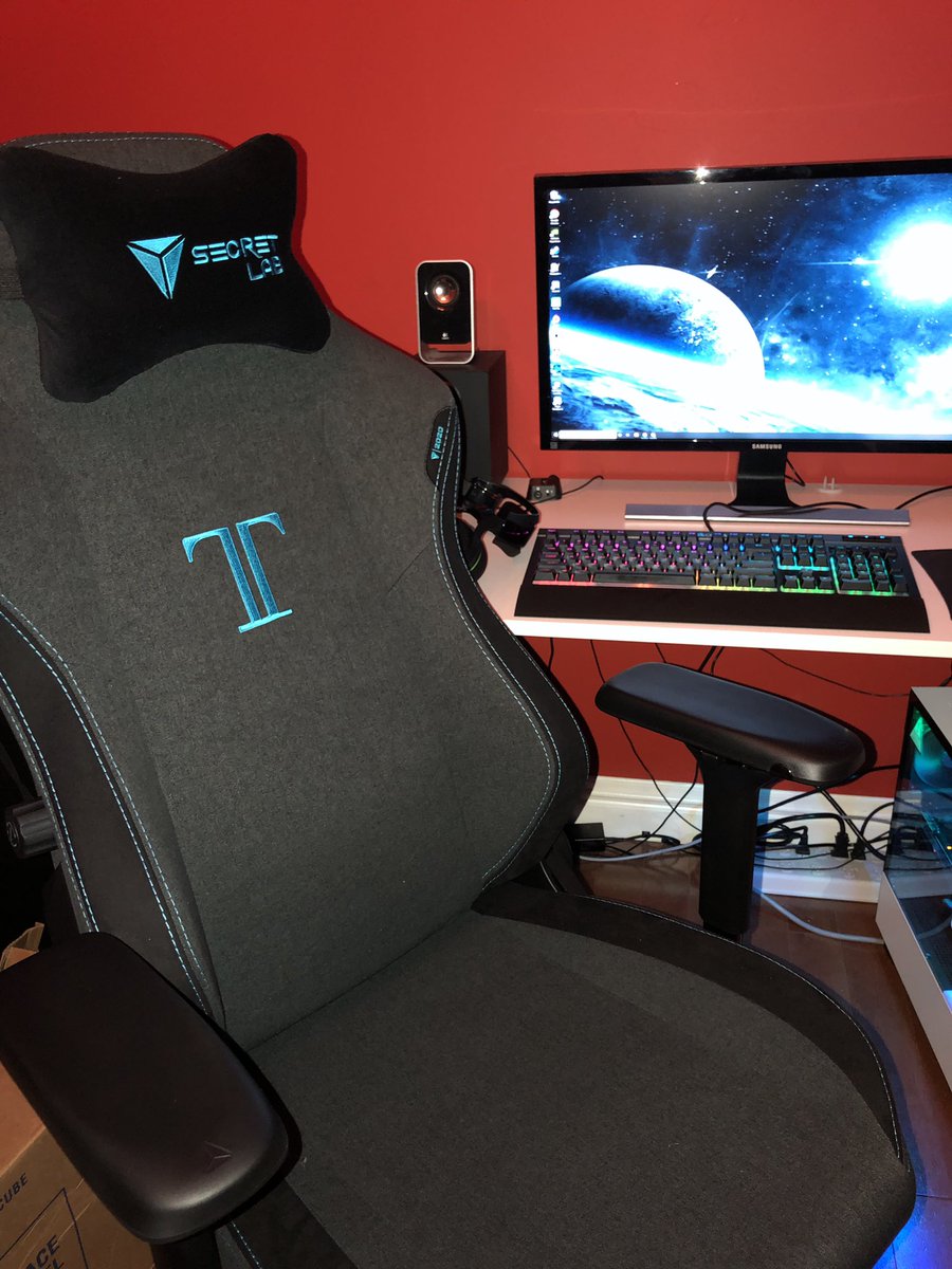 EpicEngineer's tweet image. New gaming chair finally arrived!! The best money spent on a chair in years! @secretlabchairs #Titan #secretlab #lumbarsupport