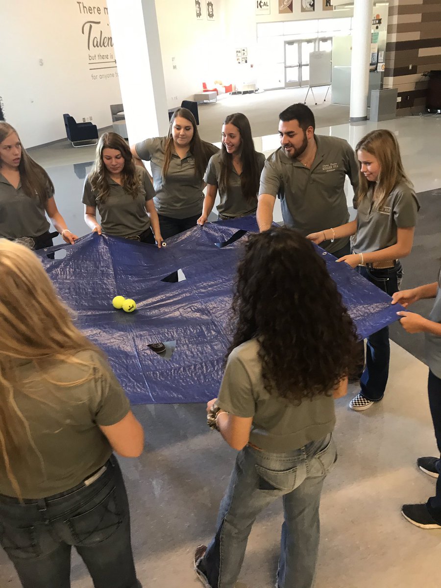 KellerISDFFA's tweet photo. Today was officer retreat. The officers worked hard planning for the school year! They also practiced some team building skills. We can’t wait for everyone to see all the fun they have planned for you! #CTEinKISD #FFA https://t.co/m86BJpNHn2