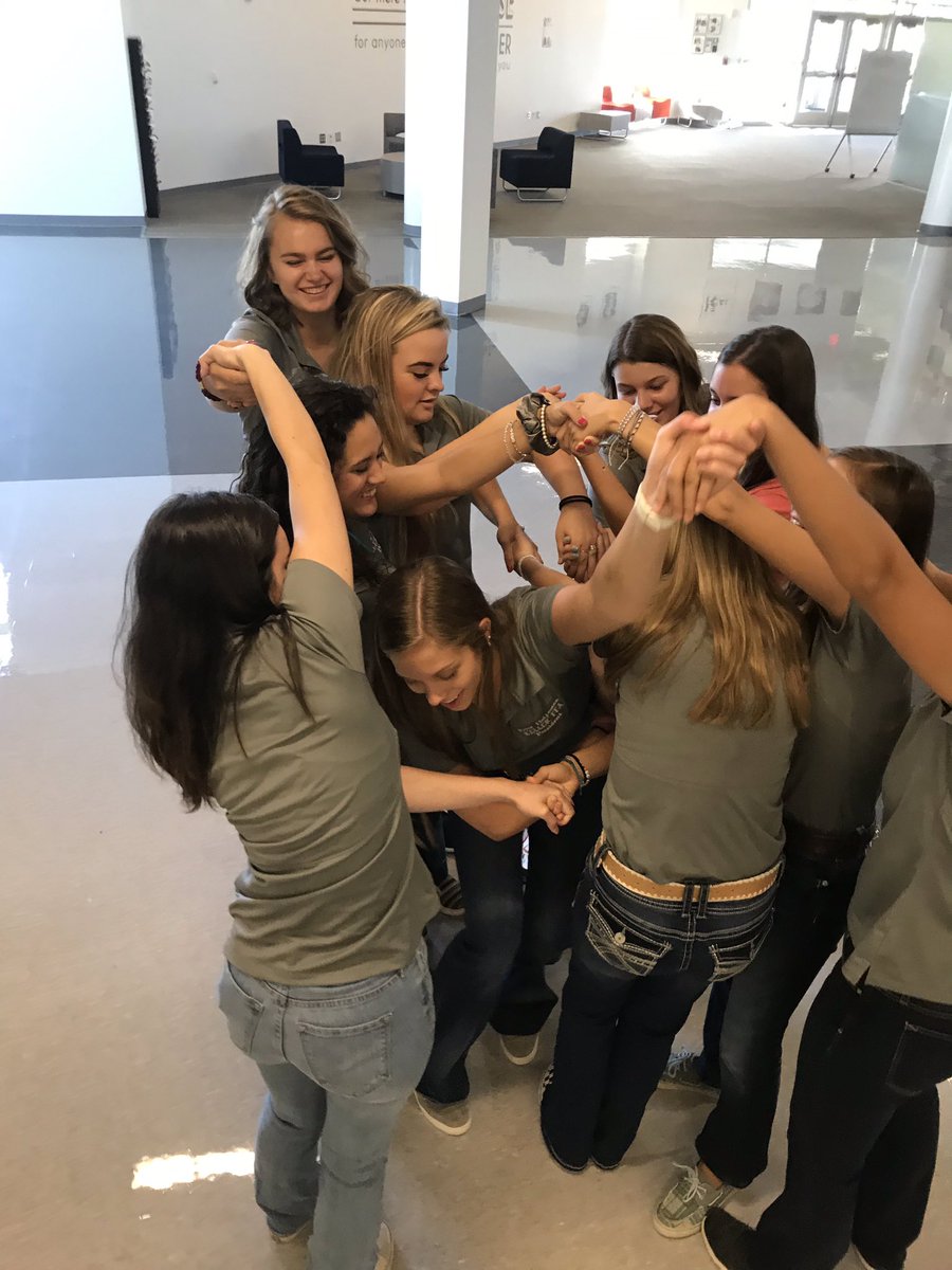 KellerISDFFA's tweet photo. Today was officer retreat. The officers worked hard planning for the school year! They also practiced some team building skills. We can’t wait for everyone to see all the fun they have planned for you! #CTEinKISD #FFA https://t.co/m86BJpNHn2