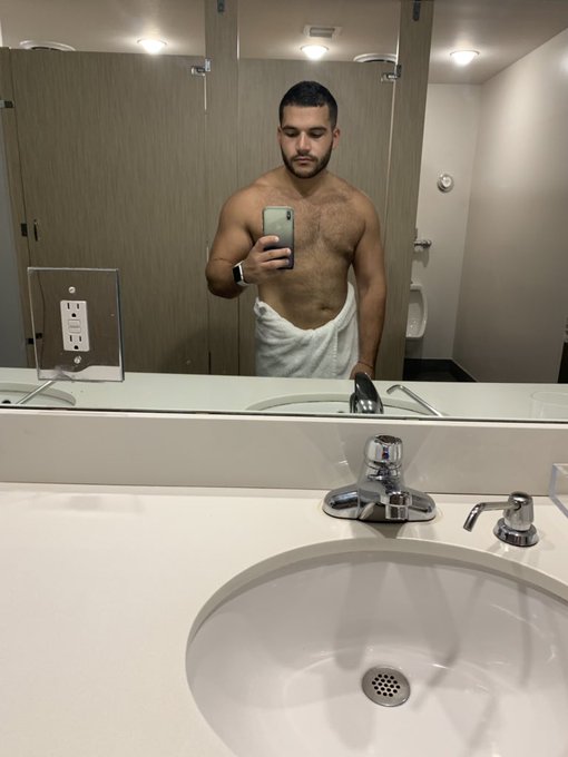 Progressing 🤷🏻&zwj;♂️ https://t.co/RfNeHfglQU