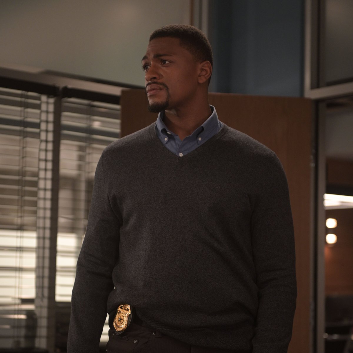 Everyone is hard at work. Who's watching #TheInBetween season finale?