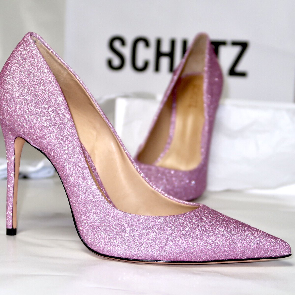 stylishly_smart's tweet photo. #ShoesdayTuesday @schutzoficial makes some of the most #comfortable #shoes. With #leather insoles and soles, traipsing through the #city is a breeze. The #shop in @shorthillsmall is such a joy to be in, with some of the best associates! #schutzshoes #schutz #brazilianshoes https://t.co/mya0E4cZHA