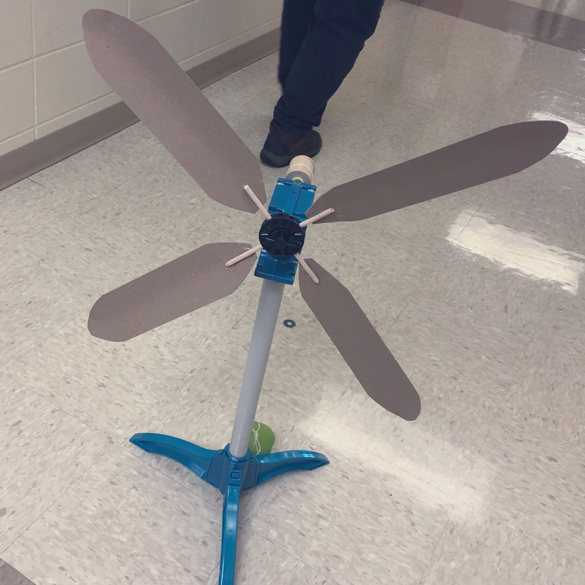 MrsBurks6's tweet photo. Fun day learning about renewable energy and ways to add it to my curriculum @KEEPprogram I ❤️being a student as much as teaching https://t.co/wXGzmlCw03