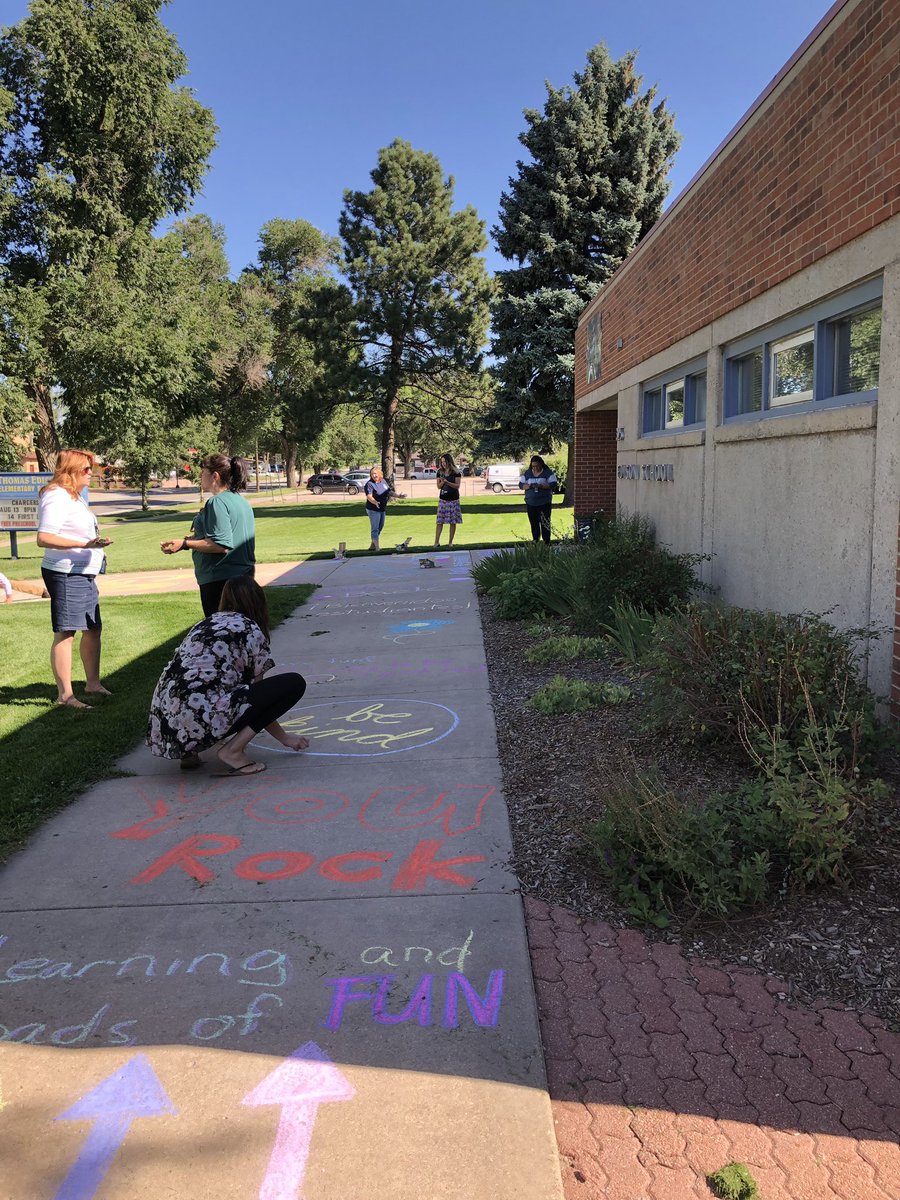 EdisonElem_CS's tweet photo. The C&amp;I division tagged our school today to help welcome all of our students and families back for the 2019-2020 school year. We are all in this together! #IAMD11 https://t.co/56ZzCFPj1C