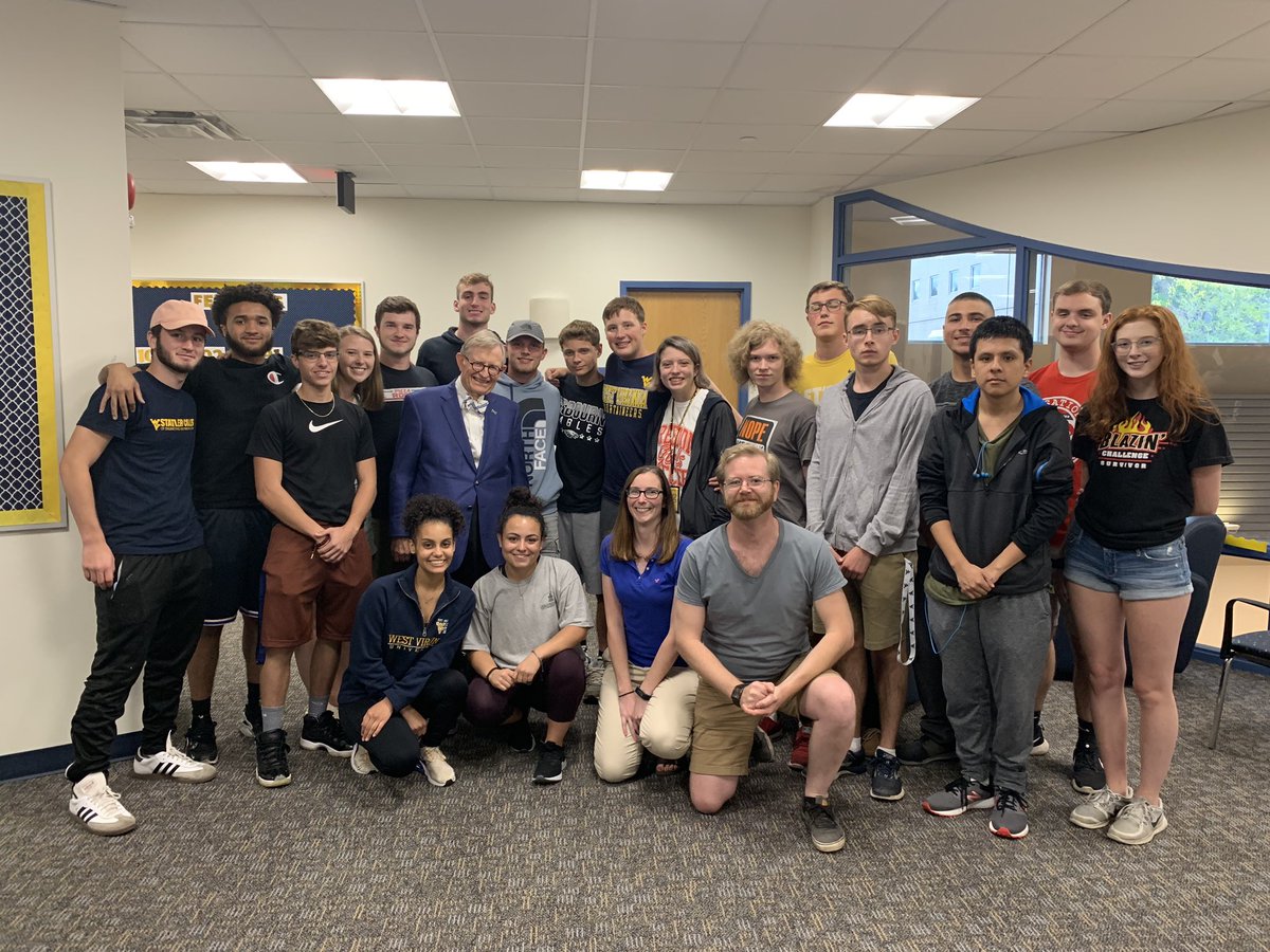 Melissa Morris (@doc_mor) on Twitter photo Annual AcES family picture with <a href="/gordongee/">E. Gordon Gee</a>! So excited to welcome a great new group of freshmen into our AcES family ๐๐! Annual AcES family picture with <a href="/gordongee/">E. Gordon Gee</a>! So excited to welcome a great new group of freshmen into our AcES family ๐๐!