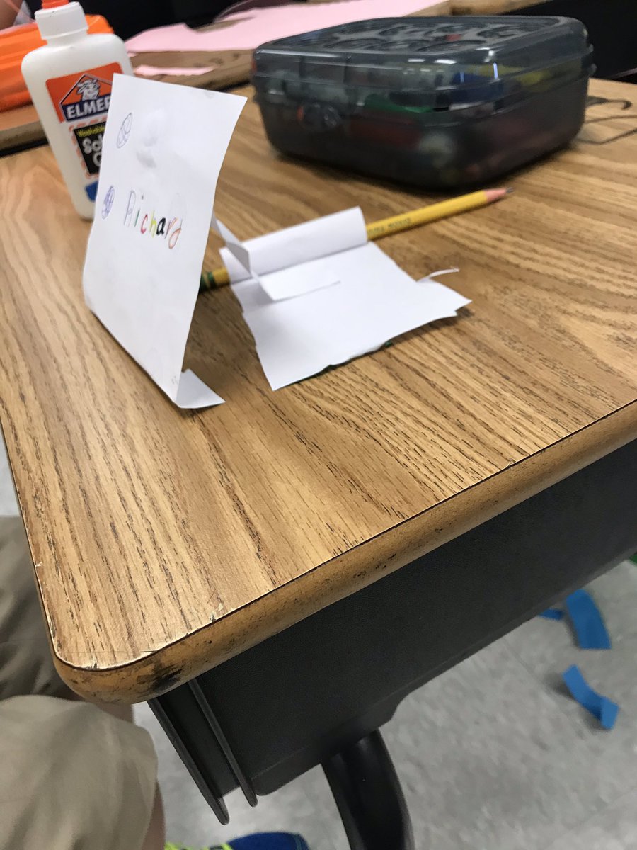 MrsHartley1112's tweet photo. More from our #NameTagChallenge this morning. @GTEtoucans I gave such vague directions with this and these kids let their creativity flow! https://t.co/NKMdeRFneH