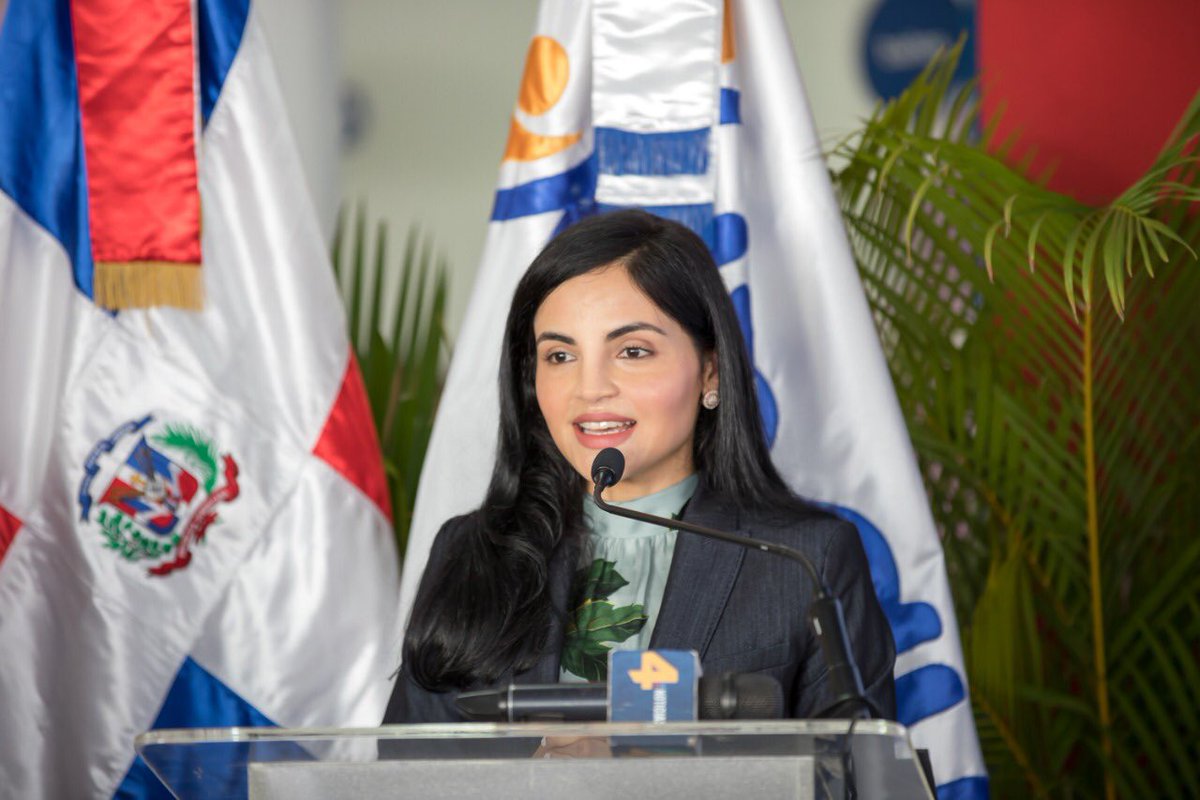 INAIPIRD's tweet photo. “Con esta inauguración, en la provincia #SanCristóbal tendremos funcionando 5 Estancias Infantiles y 21 Centros CAFI, en los que 13,264 infantes que residen en los diferentes municipios de esta provincia estarán recibiendo servicios de atención integral”, @BerlinesaFranco. https://t.co/4bGuZbODr4