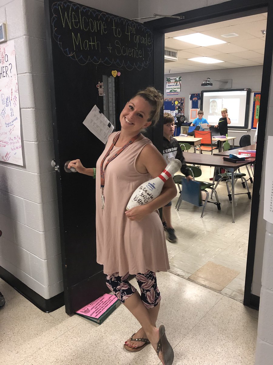 DTRmomof3's tweet photo. Celebrating with 4th grade teacher Megan Graves as today she was awarded the Bold Move trophy for stepping up and trying FlipGrid in her classroom!   Way to try something new!  #BCSRocks #MVESKnights https://t.co/XbV55MNuEs