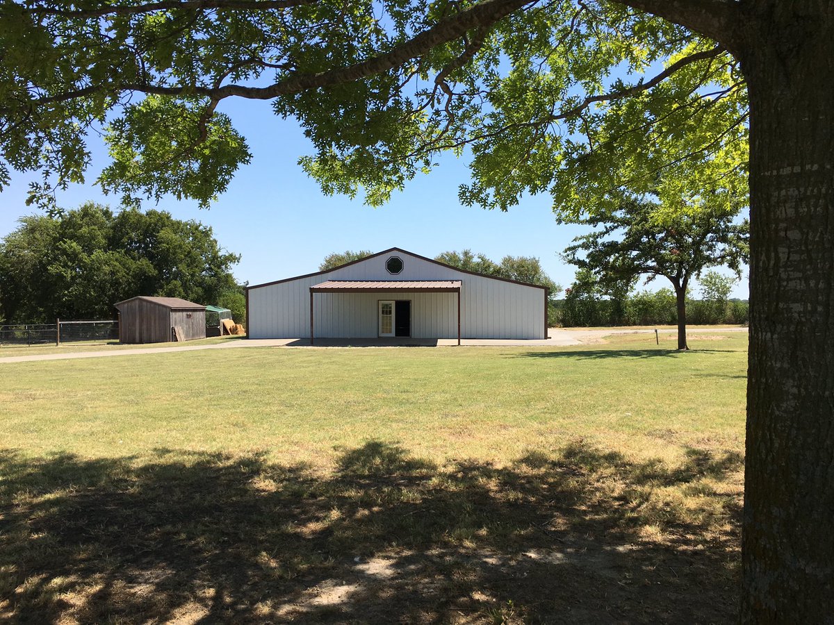 MagnoliaRanchTX's tweet photo. #magnoliabarn is up!  Now it’s time to make it #beautiful We can’t wait for our first wedding in 81 days! https://t.co/ZDneYc5LsA