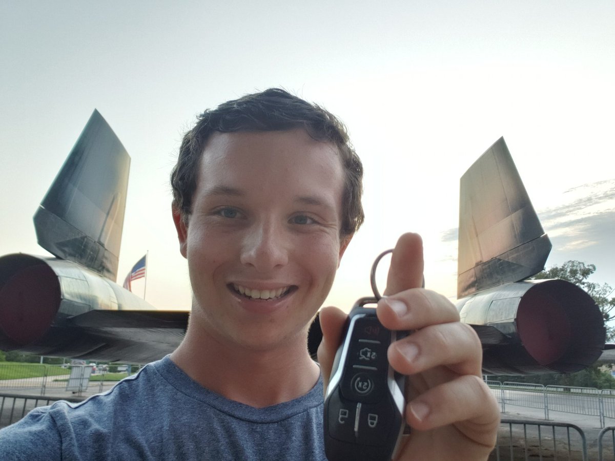 Ben_EastRBLX's tweet image. New whip 🔥

Happiest day of my life
#ThanksRoblox #DoItForTheMeme