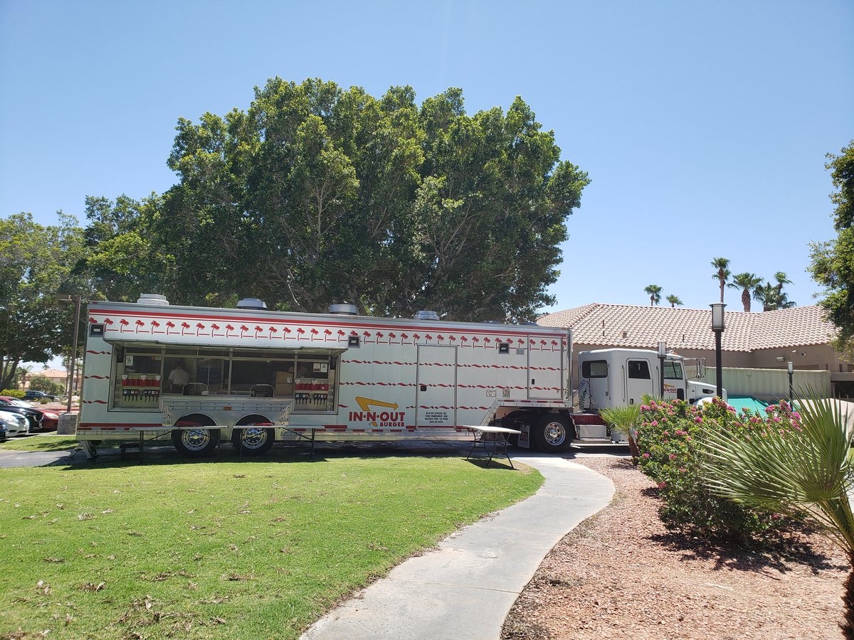 CCSCOO's tweet photo. Time for lunch @CompassCs ! #CCSRetreat #inandouttruck @inandoutburger https://t.co/UFkTl5puvz