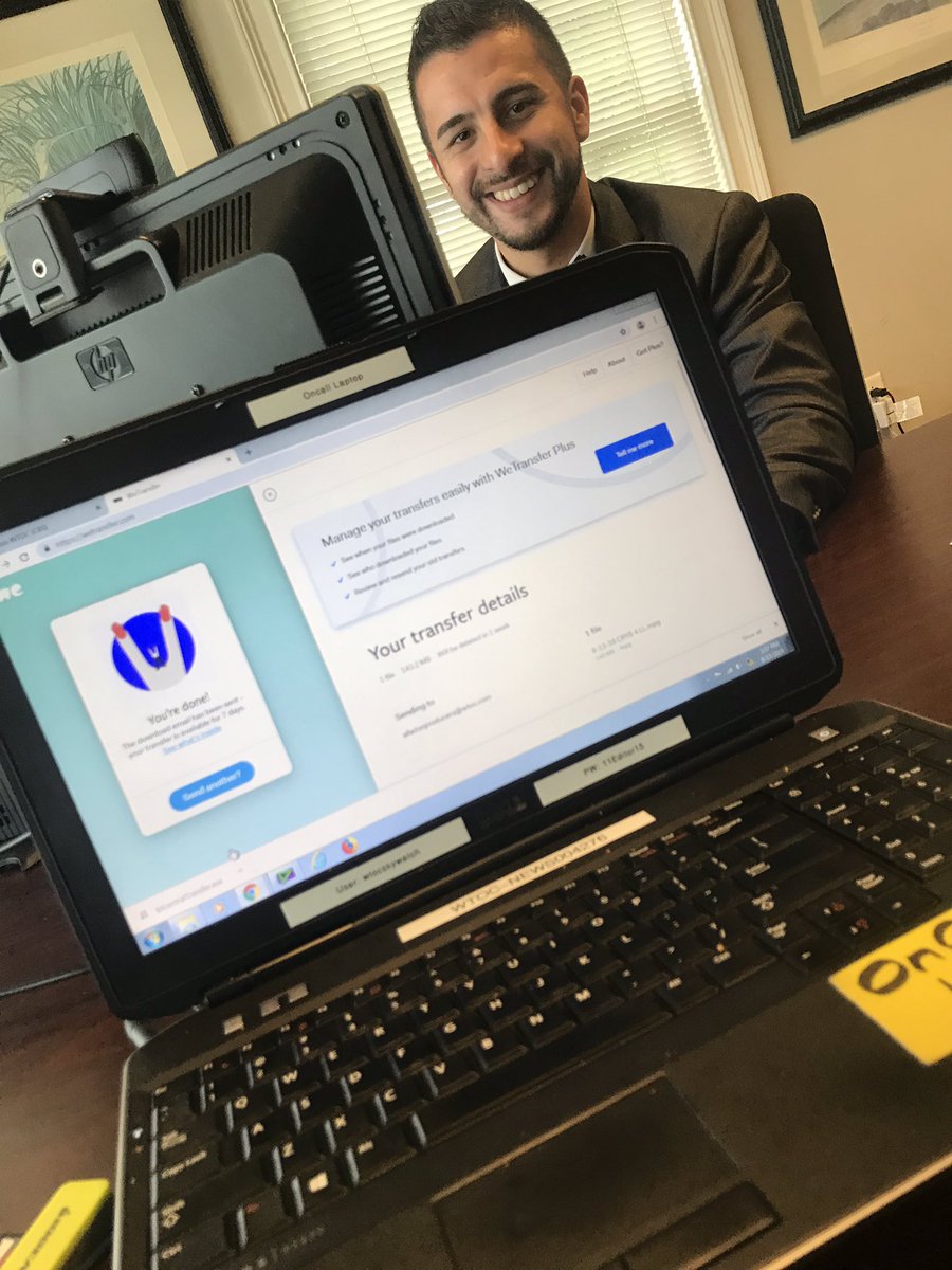 CrystalHow_TV's tweet photo. Shout out to @SunTrust Bank workers! 😭😭😭😭 My inverter stopped working in my car before my deadline. I ran in the bank in a panic and “Jose” let me sit in his office to plug up &amp; my story made it.  #ItsJustTuesday 😑

He thought it was cool...but I was low key stressed. Lol https://t.co/lrRkh9JpuN