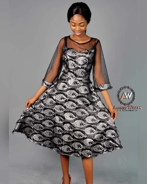 FunmilolaOmotu2's tweet photo. Stand out from the crowd 👌🏼👌 with this Mettalic 3D Fit x Flare Dress with Mesh Insert
.
.
Price: N13,000
Size: UK 8 - 12 (EUR 36 - 40)
Colour: Ashe
Brand: Turkish 
.
Click on the link in bio to chat with us directly

#millionaireshaven 
⛱⛱ https://t.co/lTPkVwVFpV