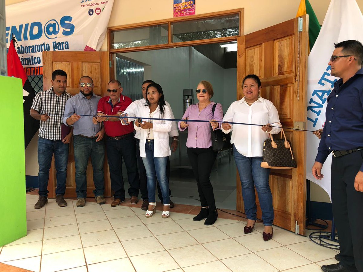 TecNacional's tweet photo. Autoridades y Estudiantes Técnicos del Centro Tecnológico de Jalapa inauguran el Laboratorio para Procesamiento Cárnico “Cmdte. Tomas Borge Martínez” #TomasValiente 👩🔬👨🔬 https://t.co/ptKyZppJXk