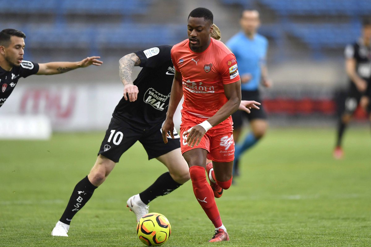 MidiLibreSports's tweet photo. #football #CoupeDeLaLigue #AJAASB ⚽️Ca passe pour l'@ASBeziersFoot qui élimine l'@AJA aux tirs au buts pour le premier tour de @CoupeLigueBKT 🔥🔥🔥 (0-0 (5-6 tab). Revivez le match ici 🔽 https://t.co/pyySeXIoit via @Midilibre https://t.co/ac64tvNNo8