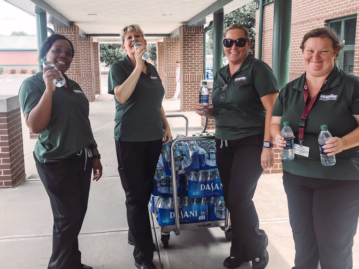 GwoodHS's tweet photo. Our Gators can stay hydrated on this hot day, compliments of Warren County Public Schools!  Thank you to our cafeteria staff for helping pass out bottled water! https://t.co/vnQa3lA32s
