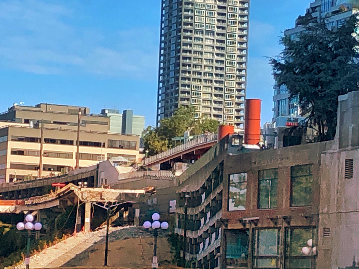 ChrisDaniels_TV's tweet photo. More #ViaGone photos—-
Looking North. It is a brave new world on the #Seattle waterfront....
@KING5Seattle #EmeraldCity https://t.co/9Yrn565Xqx