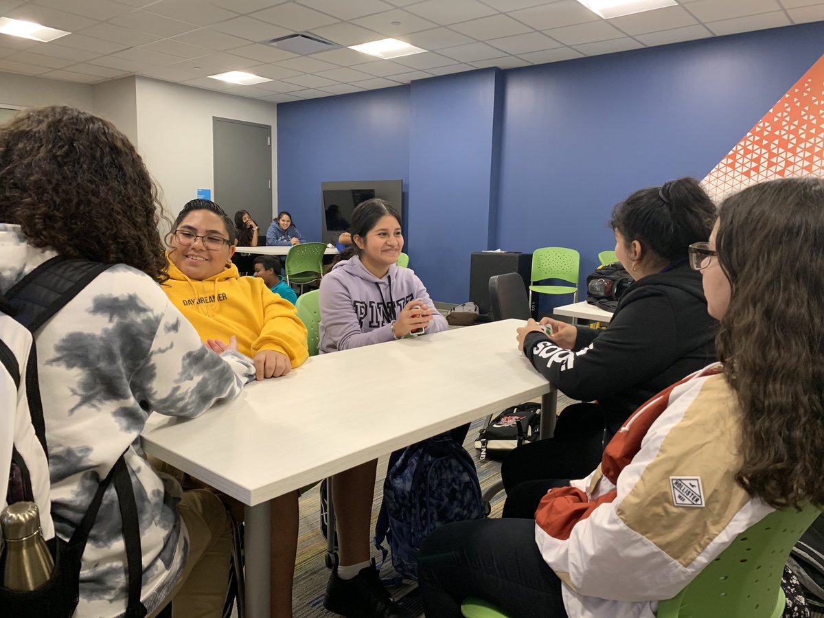 CASTschools's tweet photo. Yesterday, @ALA_SAISD students needed a place to escape the heat when the AC went out! It was the #FirstDayofSchool & timing couldnβt have been worse, but @CASTtechSchool opened its classrooms. Just one of the perks of our #partnershipschool model: space-sharing! #ThatHeatThoπ₯΅ https://t.co/0g5GGjXxhy