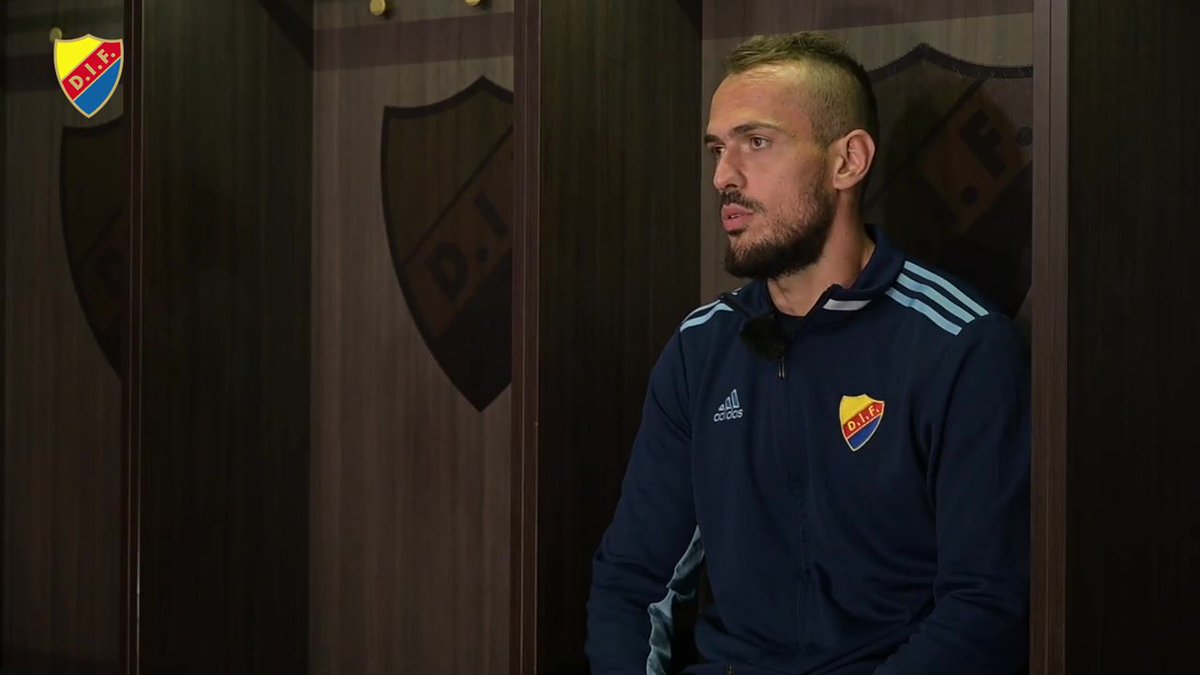 Emir Kujovic klar för Djurgården: Anfallaren har under dagen skrivit på ett 2,5-årskontrakt med Djurgården. Här berättar han själv varför han tagit steget till blåränderna. Read more diftv.se/video/emir-kuj…