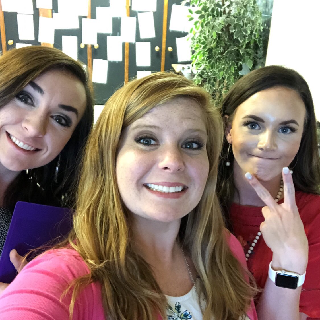mrsdarladay's tweet photo. My photo for the ‘Silver and Gold’ mission in the ‘B to the Power 4’ GooseChase game: https://t.co/RsYDi0g9cJ #btothepowerof4 ⁦@kaseybwood⁩ ⁦@MirandaBattles⁩ https://t.co/0dYx0AudFP