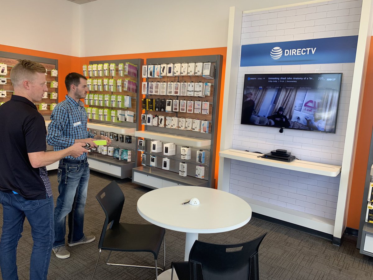 <a href="/JoeReichow/">Joe Reichow</a> helping with Mastering the Demo and helping Hudson #LEVELUP 

#ARGROWTH #PRIMETIME 

<a href="/bpeterson407/">Bryce Peterson</a> @BrianWest_NP <a href="/derekels/">Derek Elsrod</a>